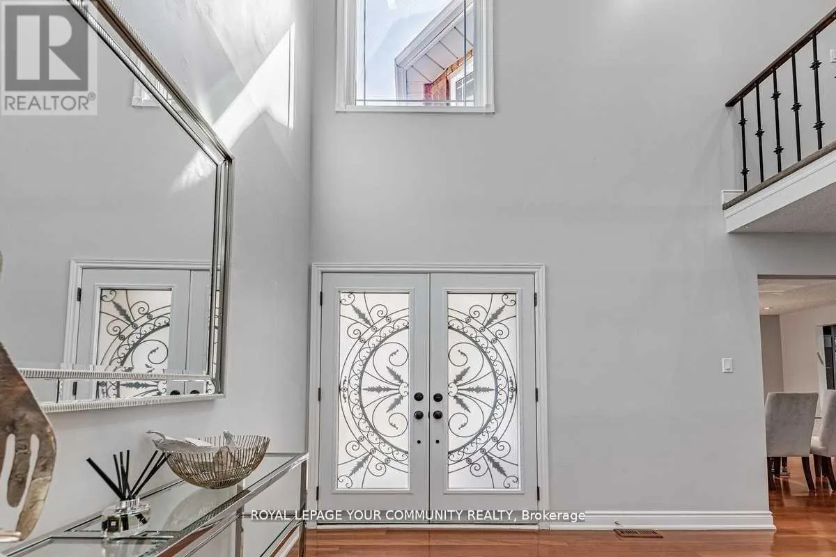 26 MILLCROFT WAY