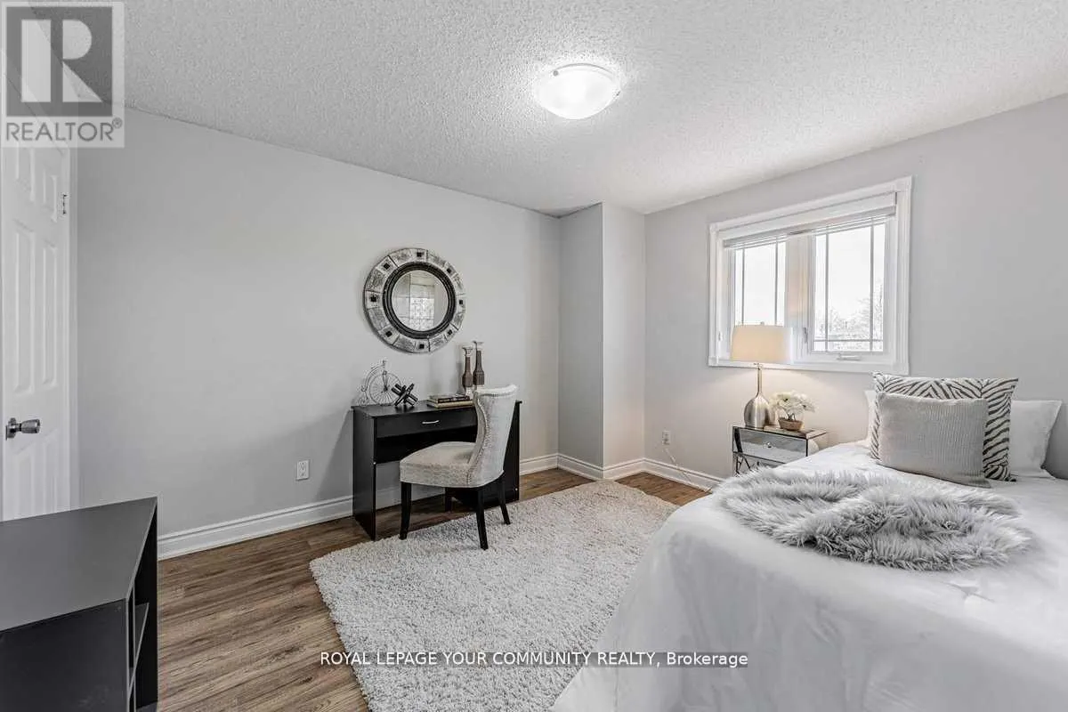 26 MILLCROFT WAY