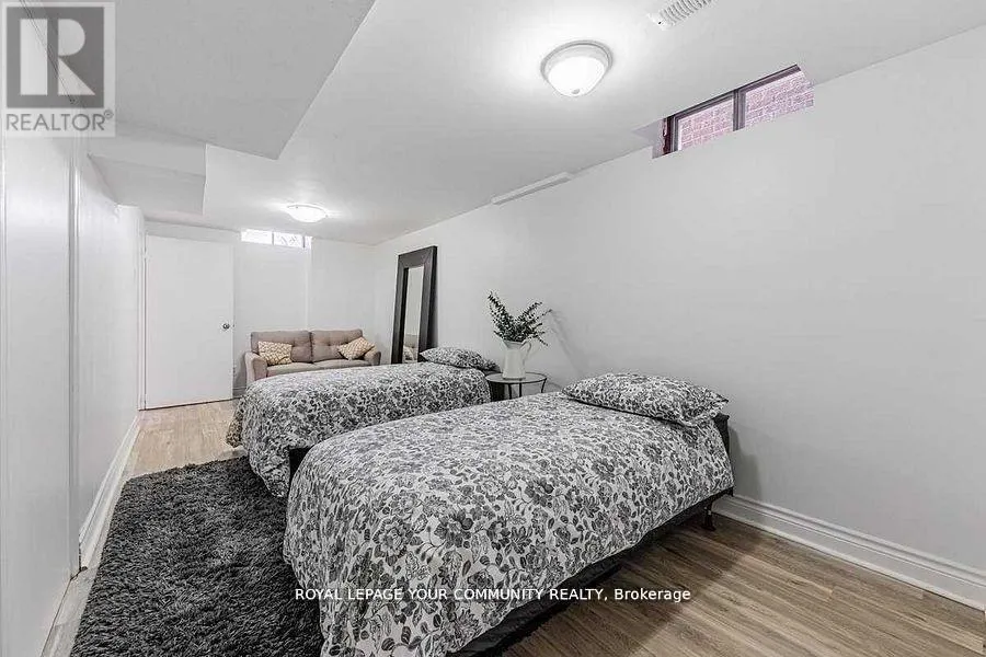 26 MILLCROFT WAY