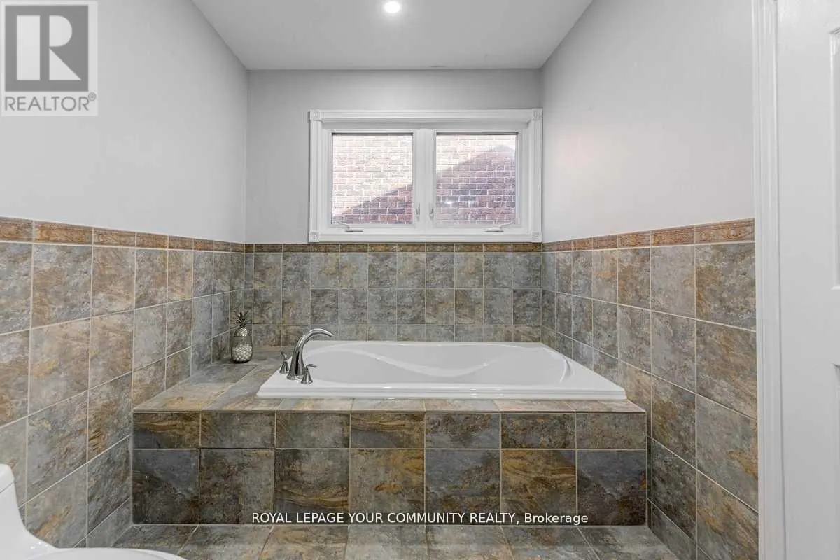 26 MILLCROFT WAY