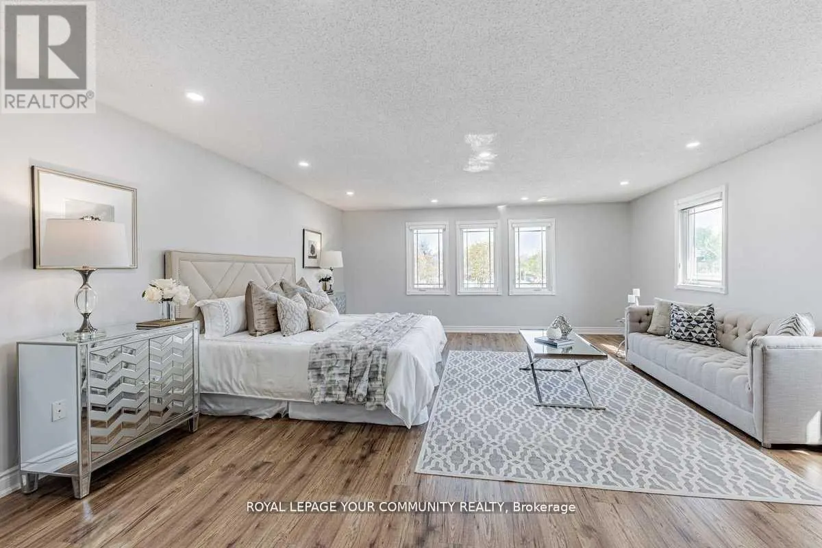 26 MILLCROFT WAY