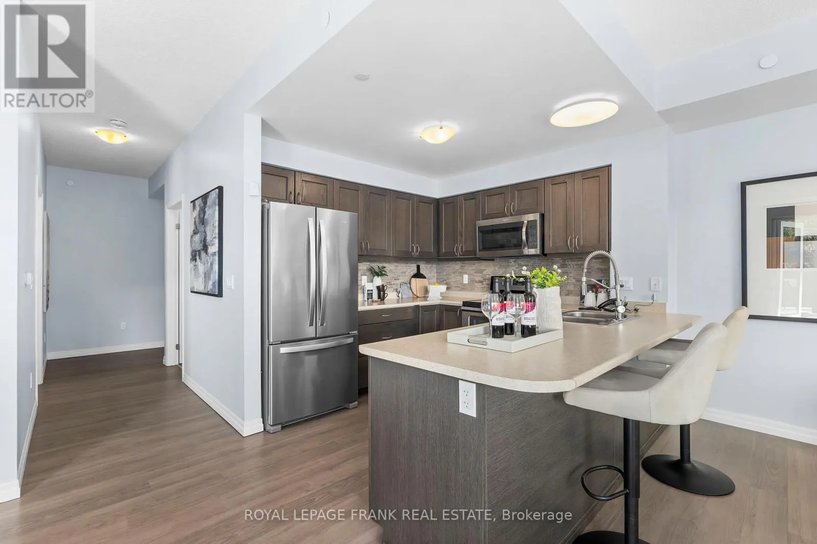 320 - 420 WILLIAM GRAHAM DRIVE, #320