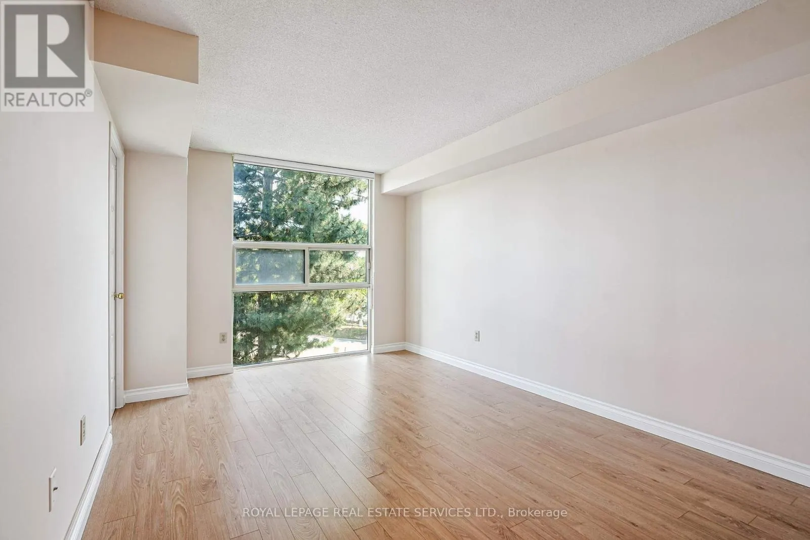 417 - 30 HARDING BOULEVARD W