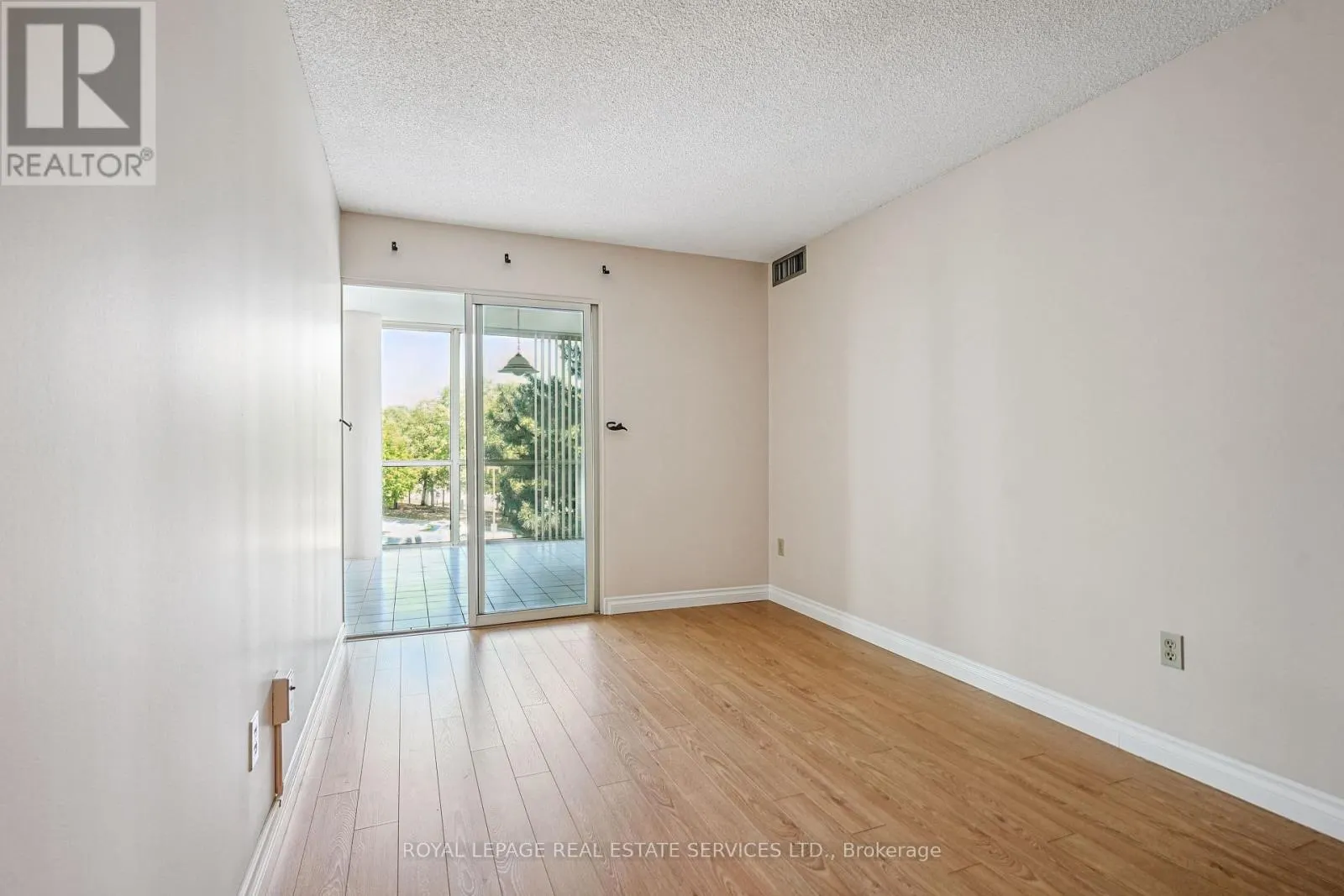 417 - 30 HARDING BOULEVARD W