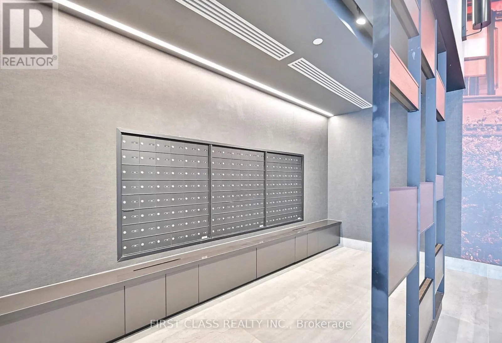 405 - 38 SIMCOE PROMENADE W