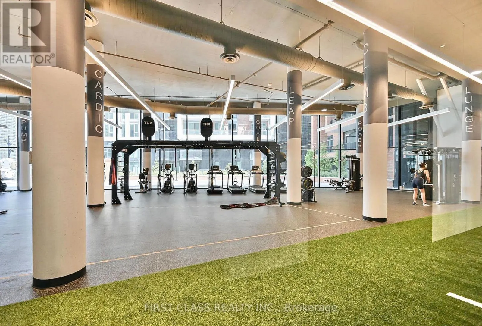 405 - 38 SIMCOE PROMENADE W