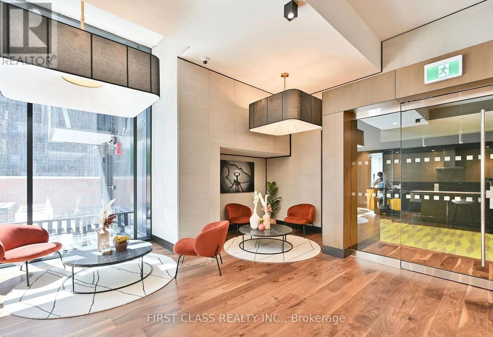 405 - 38 SIMCOE PROMENADE W