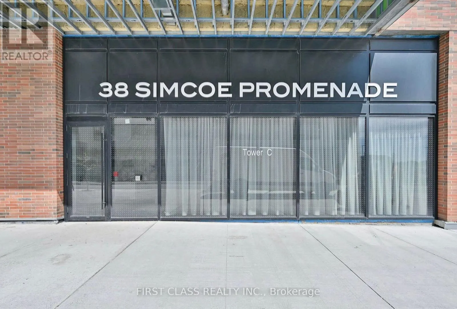 405 - 38 SIMCOE PROMENADE W
