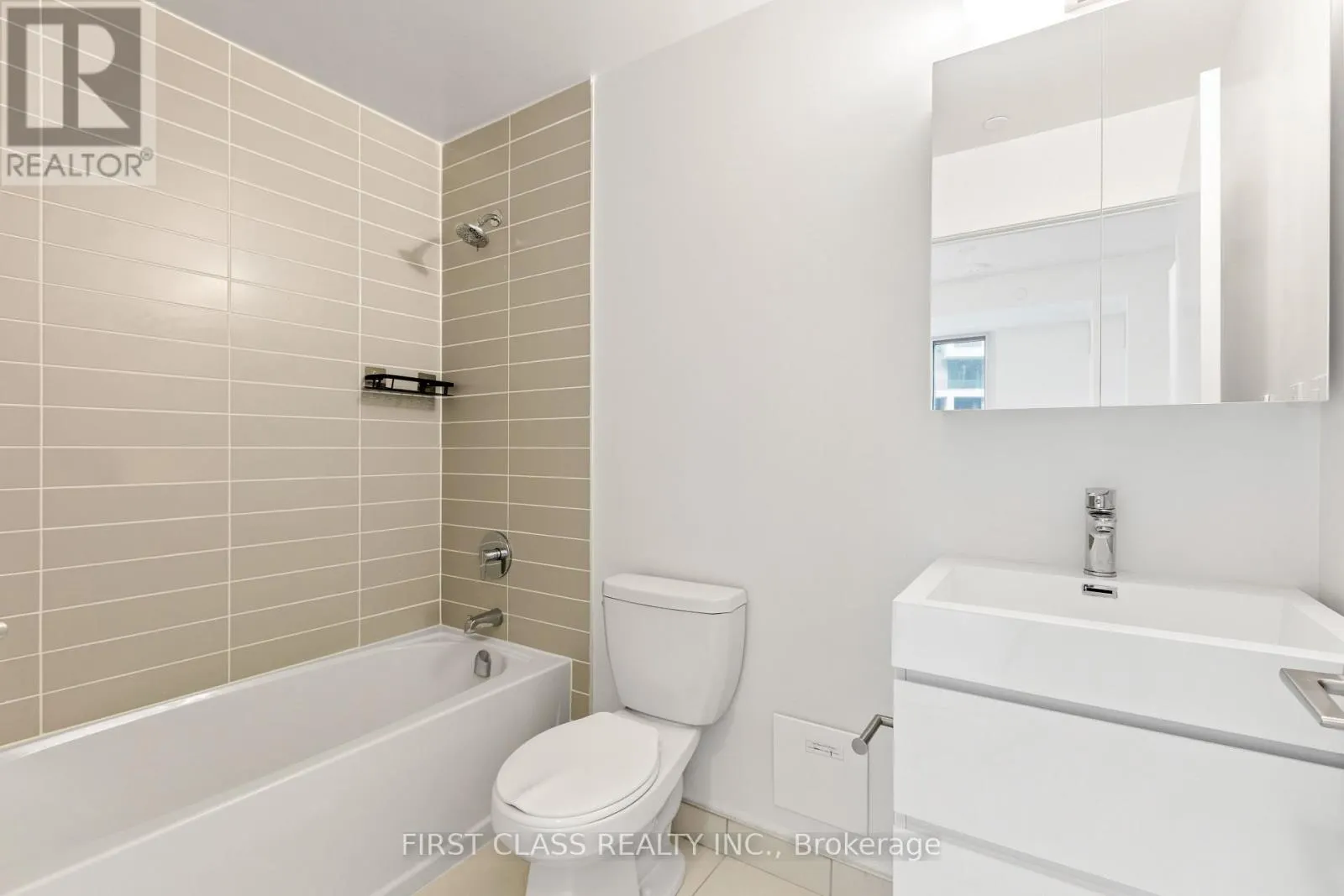 405 - 38 SIMCOE PROMENADE W