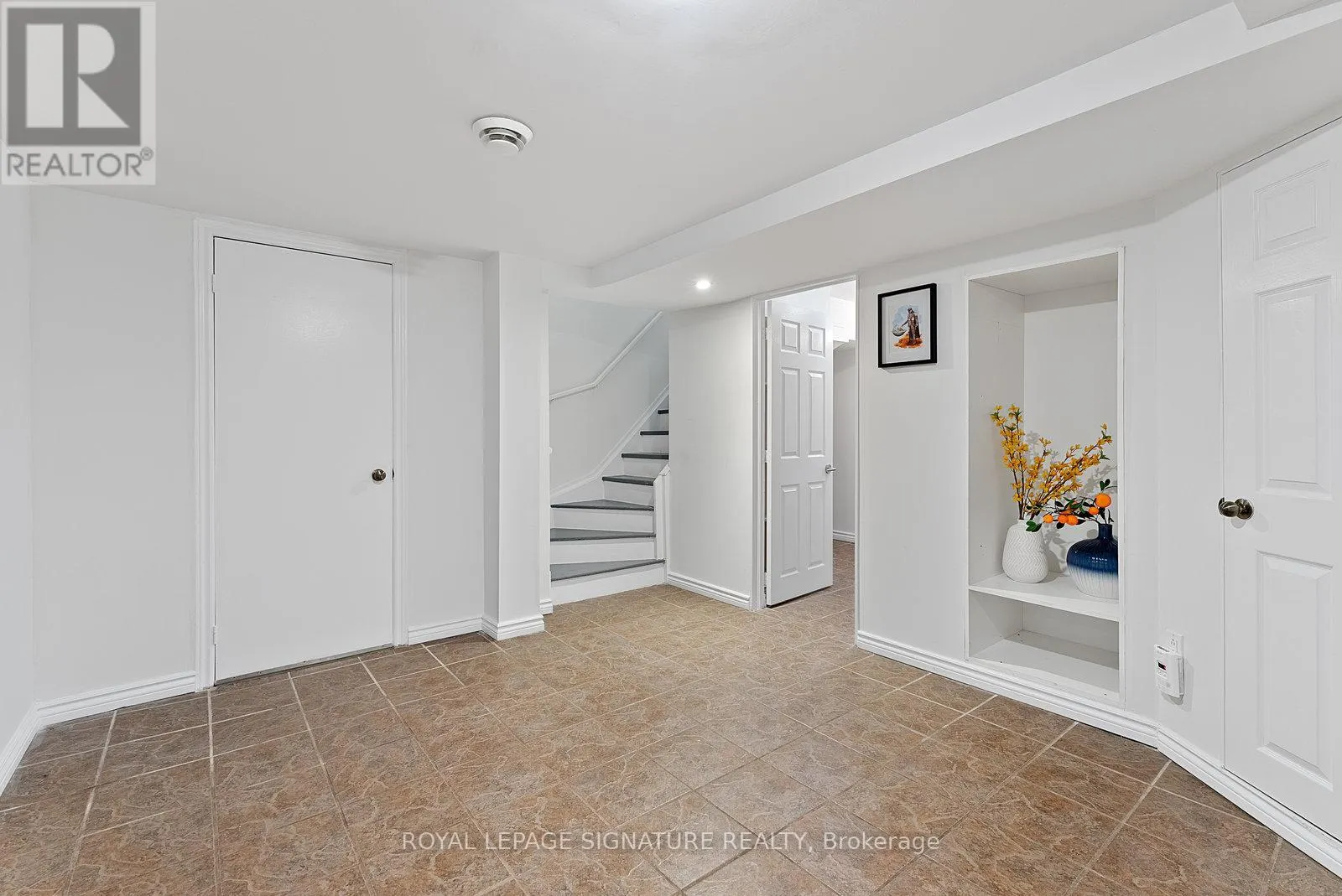 35 MALLORY AVENUE