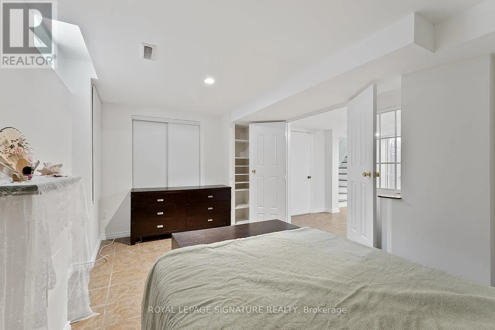 35 MALLORY AVENUE