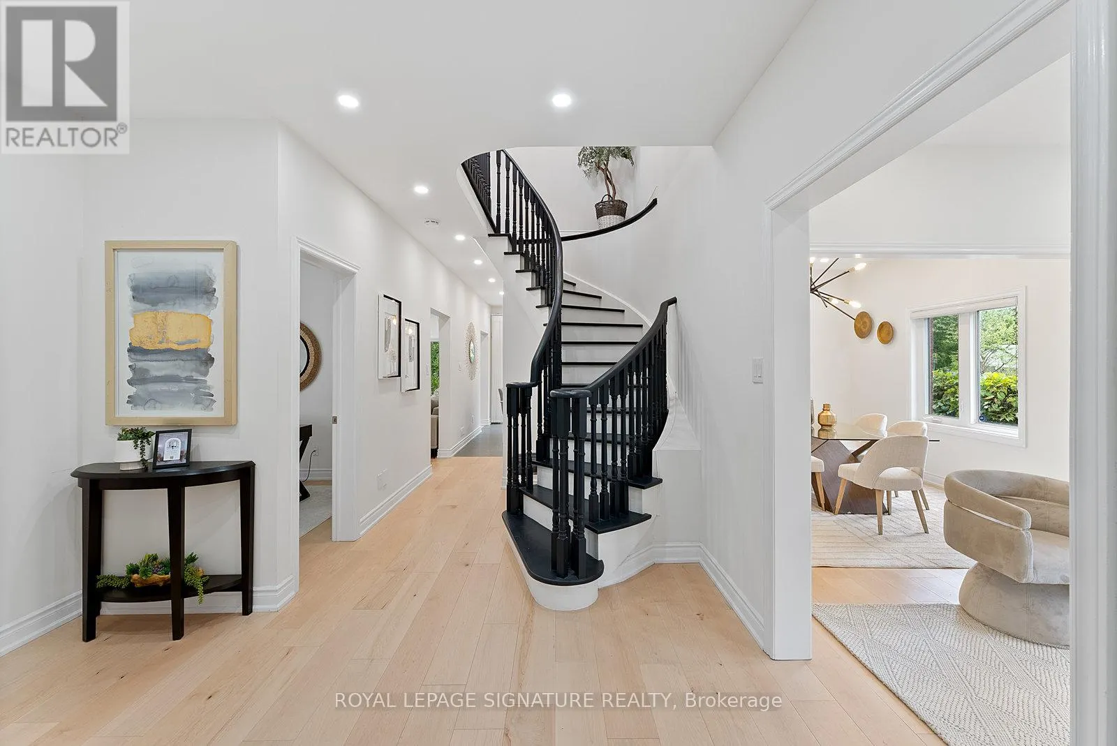 35 MALLORY AVENUE
