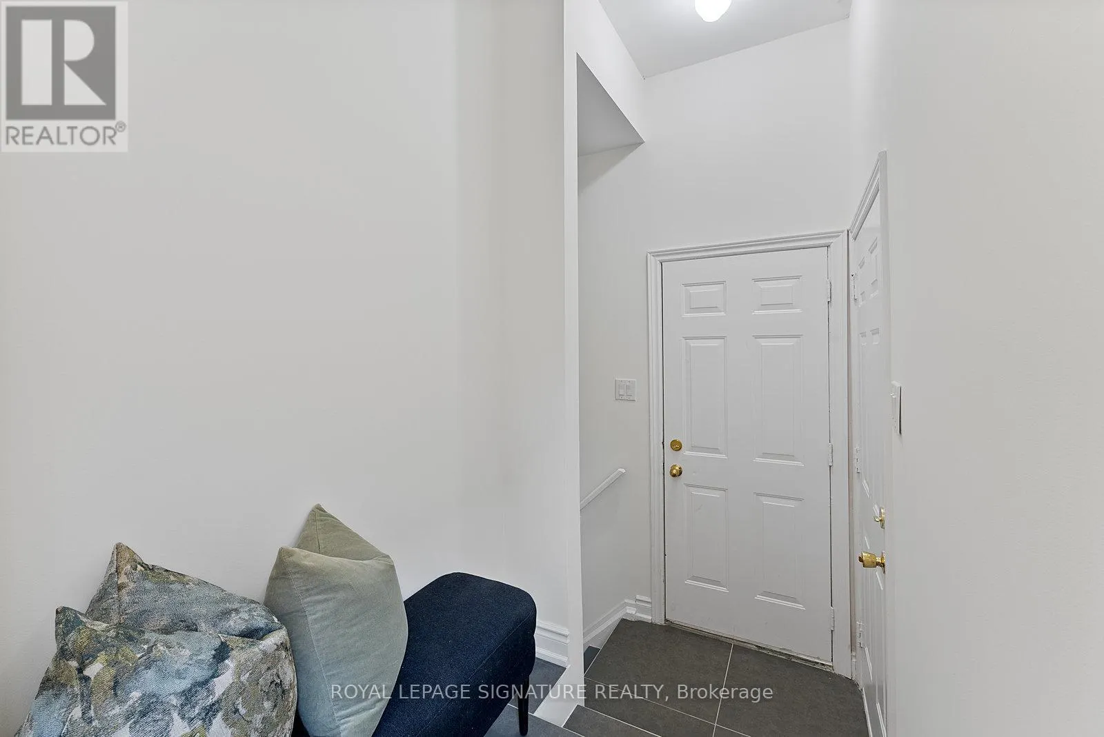 35 MALLORY AVENUE
