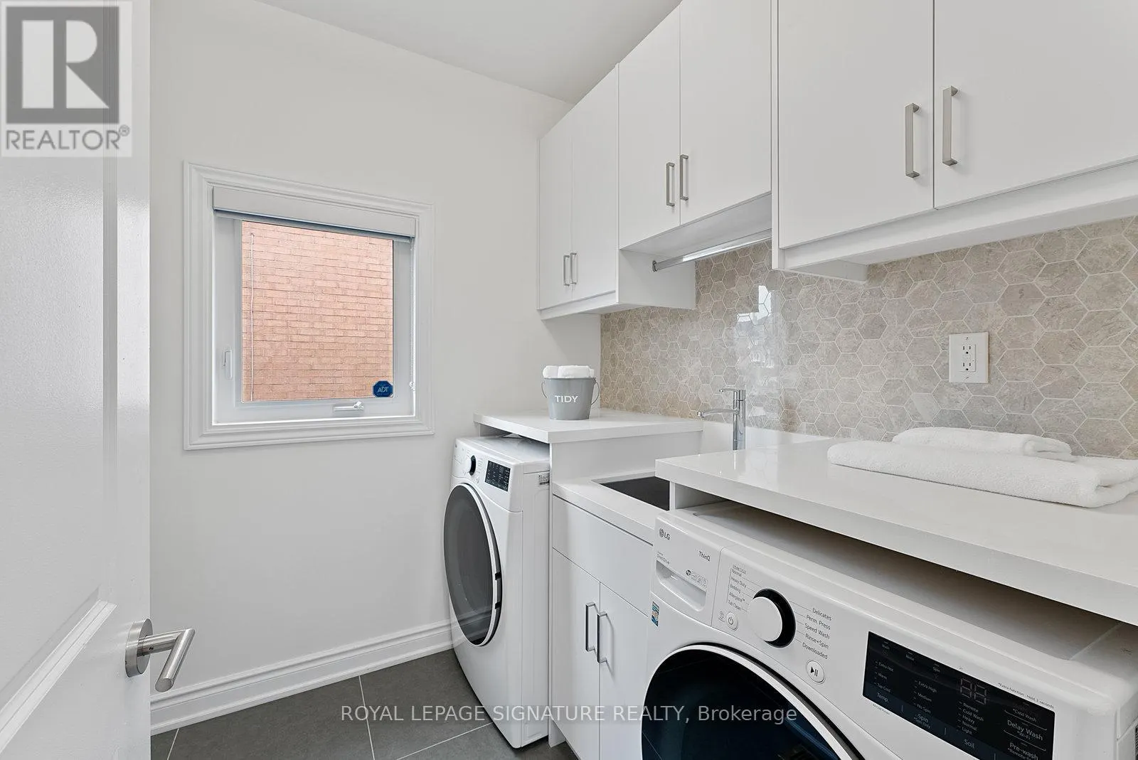 35 MALLORY AVENUE