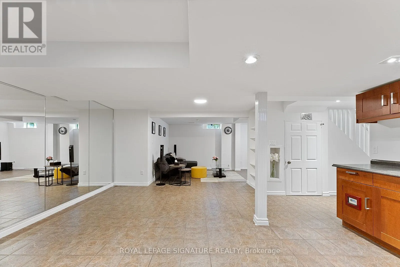 35 MALLORY AVENUE