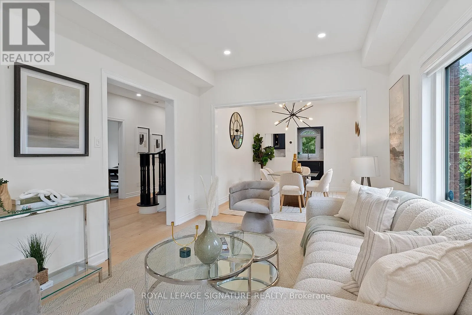 35 MALLORY AVENUE