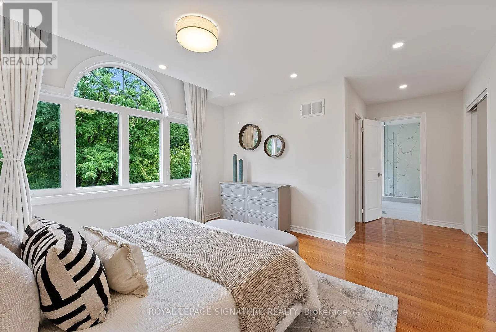 35 MALLORY AVENUE