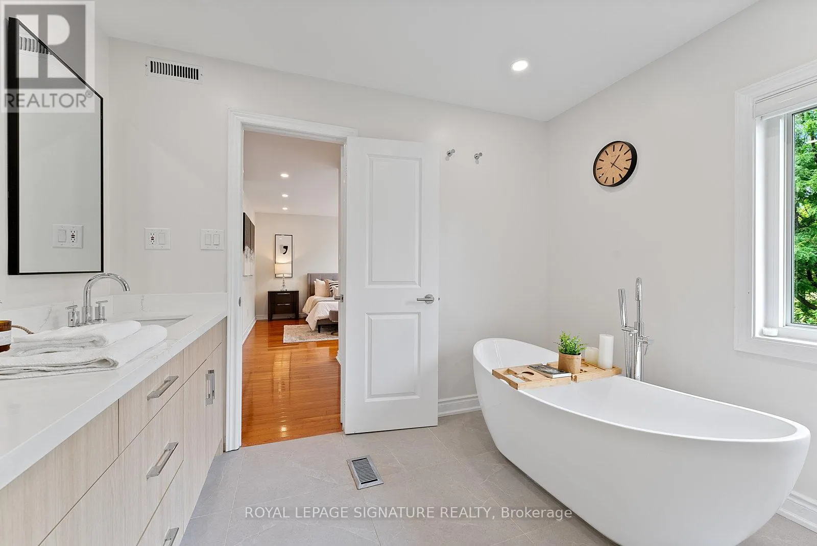 35 MALLORY AVENUE