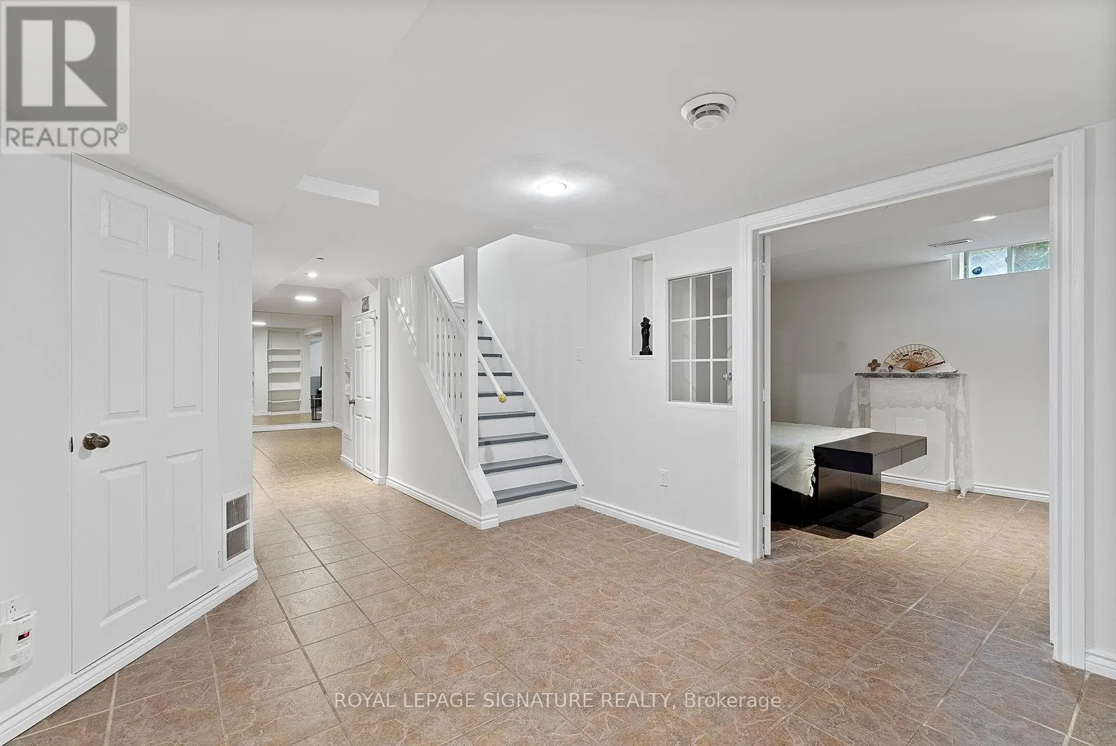 35 MALLORY AVENUE