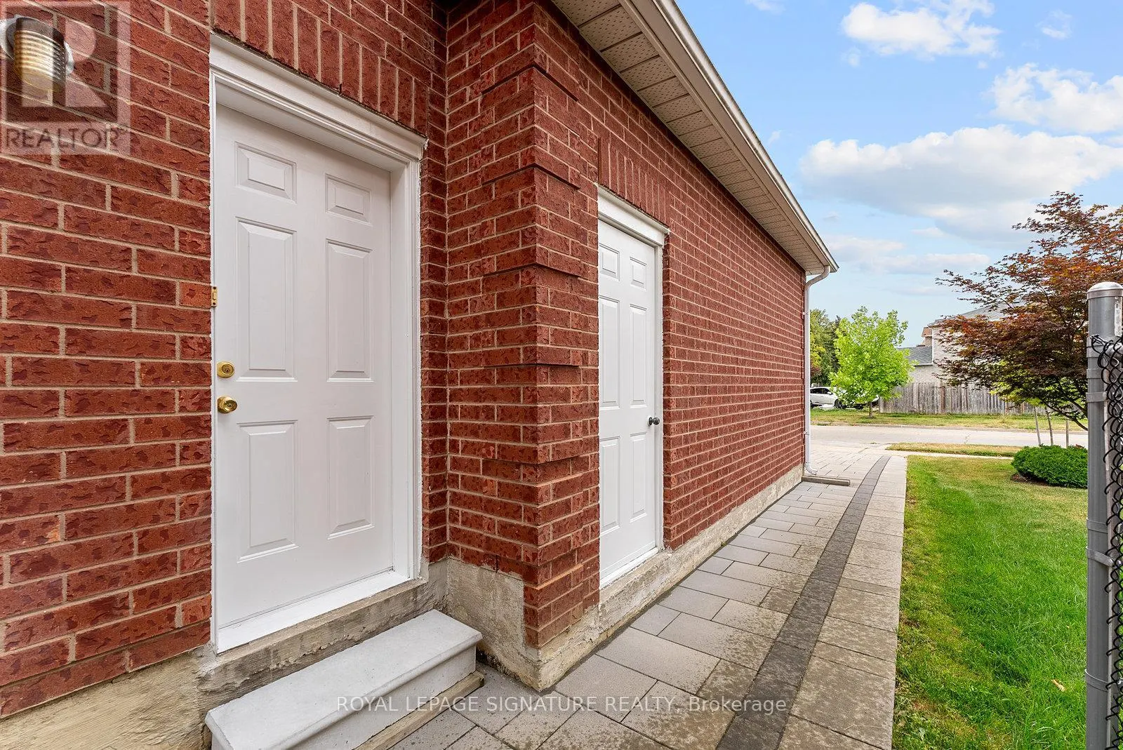 35 MALLORY AVENUE