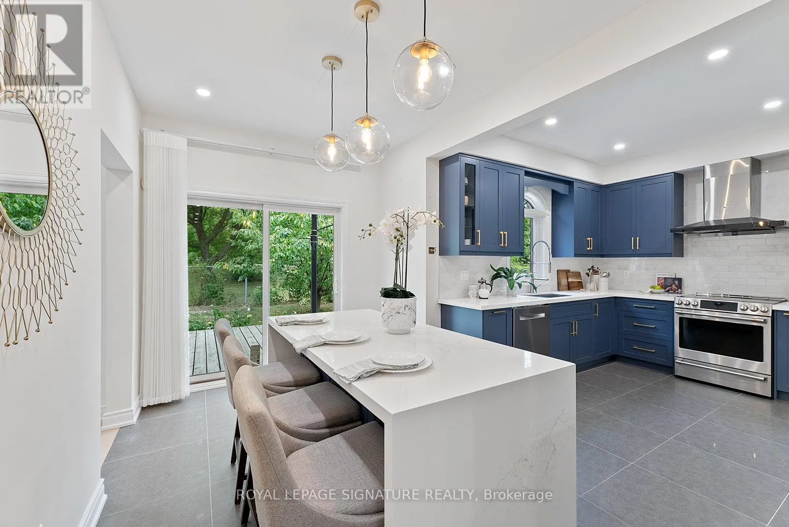 35 MALLORY AVENUE