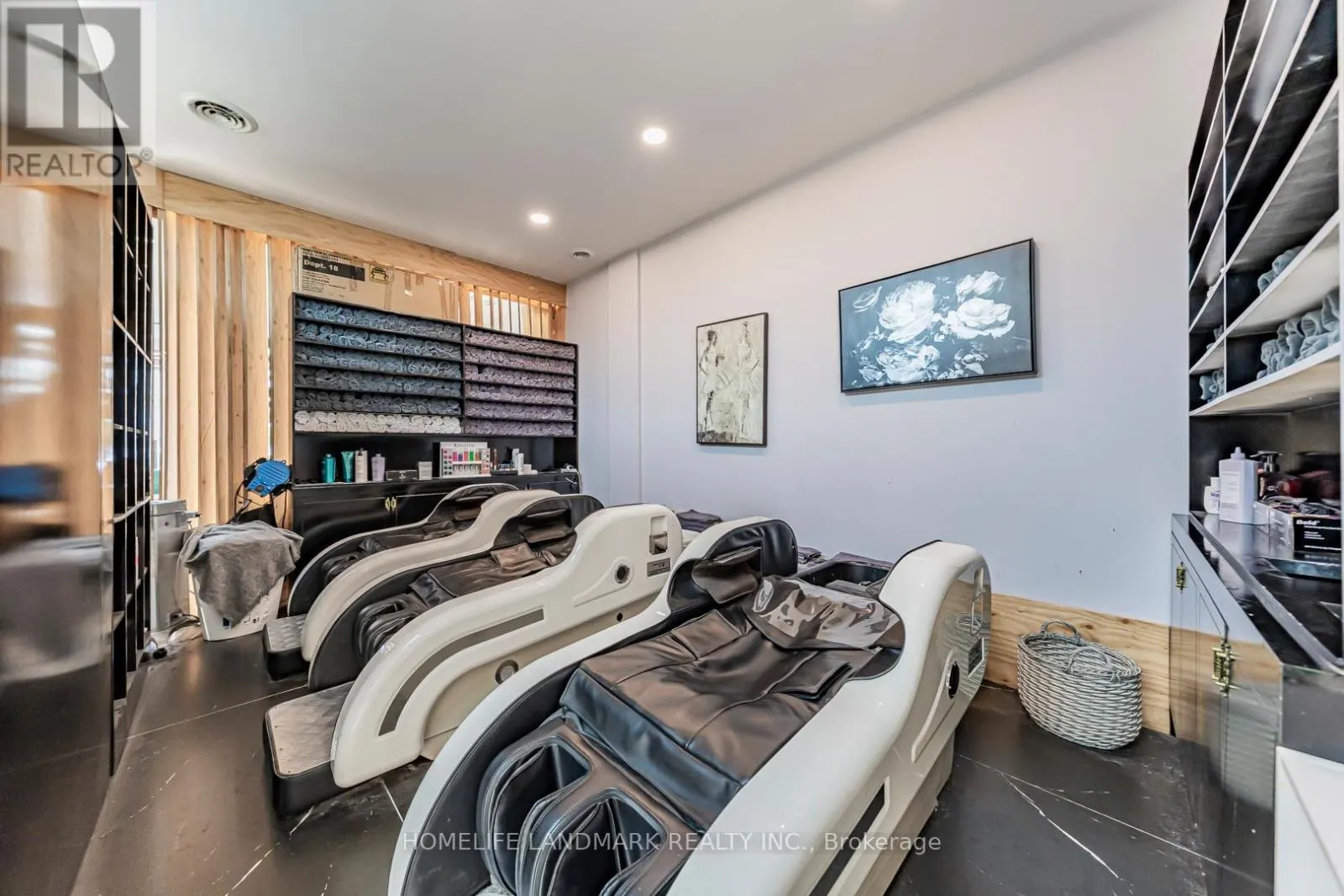 UNIT 3 - 4361 HIGHWAY 7 HIGHWAY E