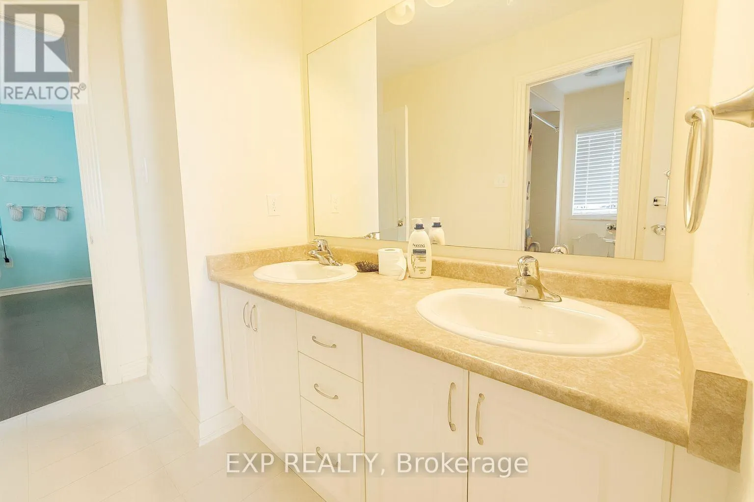 278 THE BRIDLE WALK