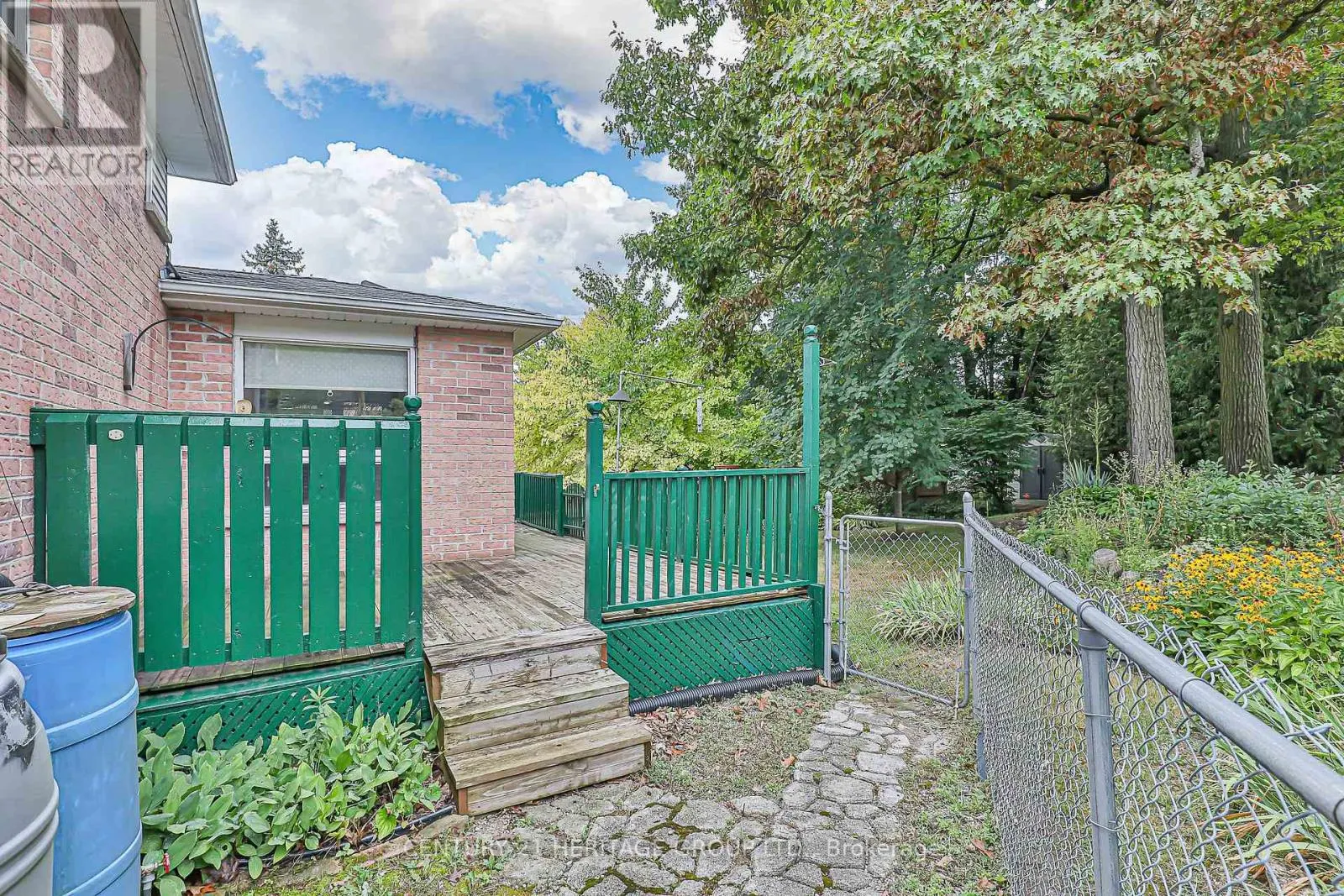 4 BECKETT AVENUE