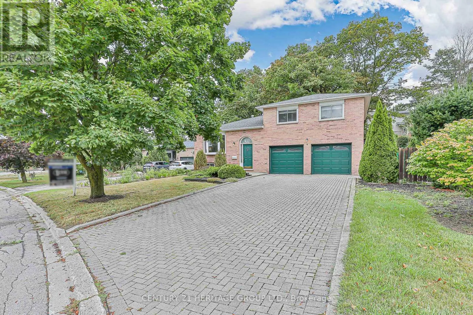 4 BECKETT AVENUE