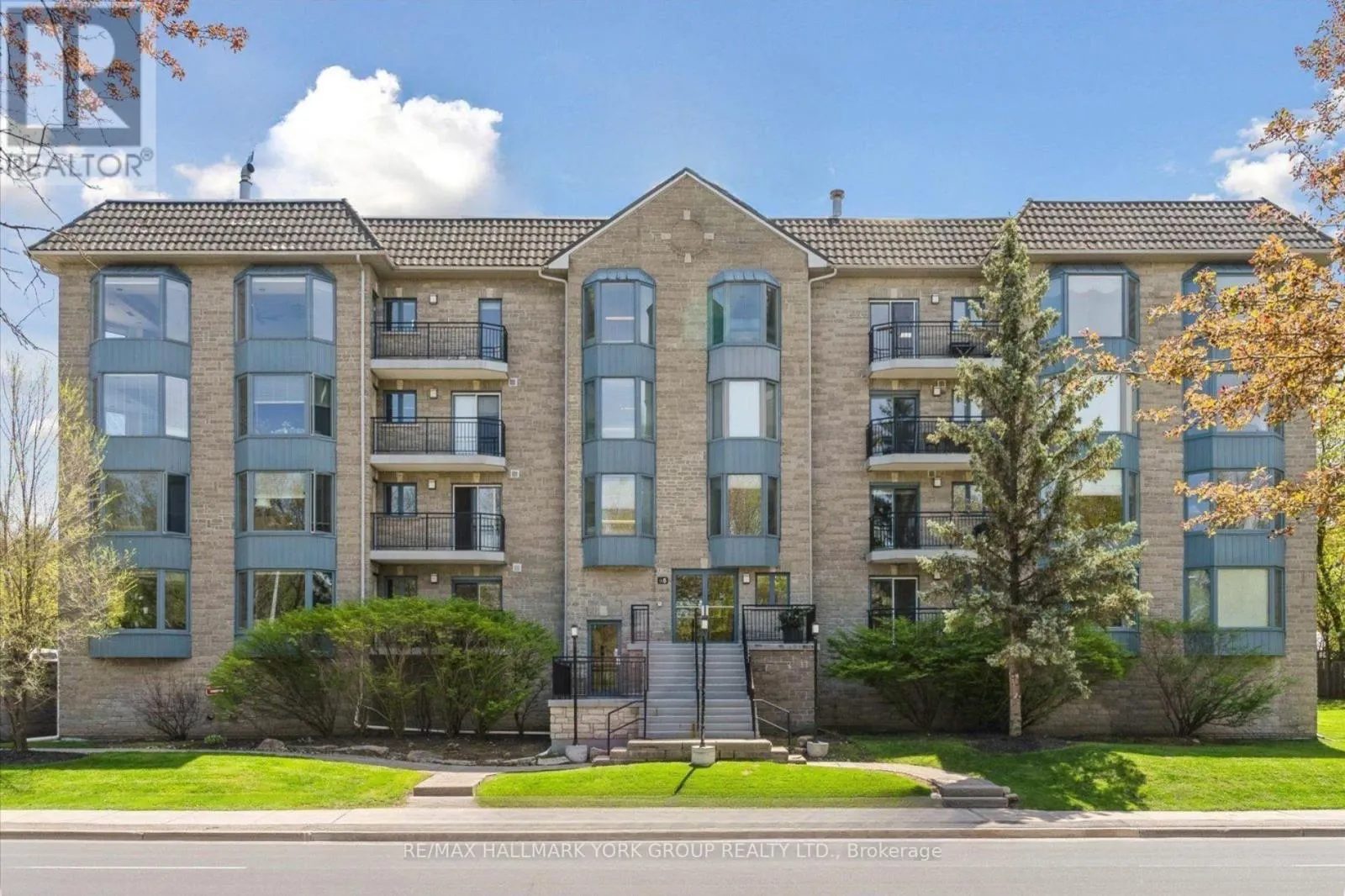 310 - 85 WELLINGTON STREET W