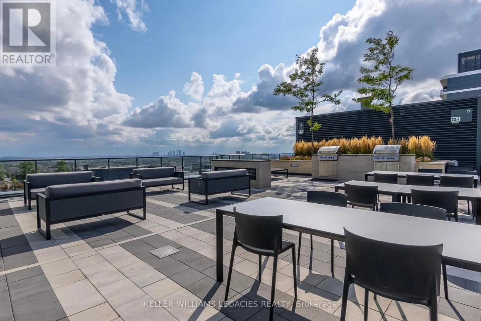211 - 100 EAGLE ROCK WAY