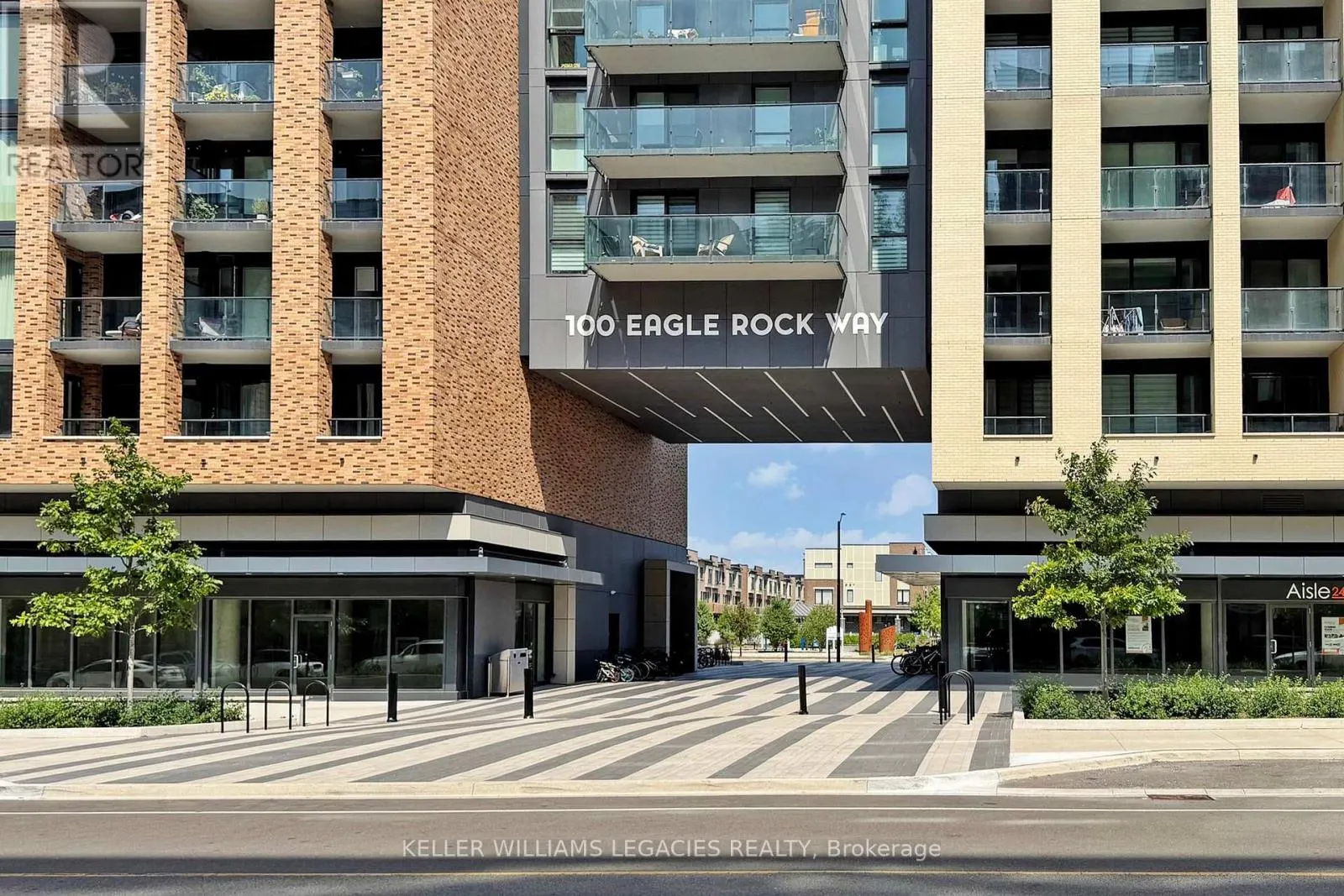 211 - 100 EAGLE ROCK WAY