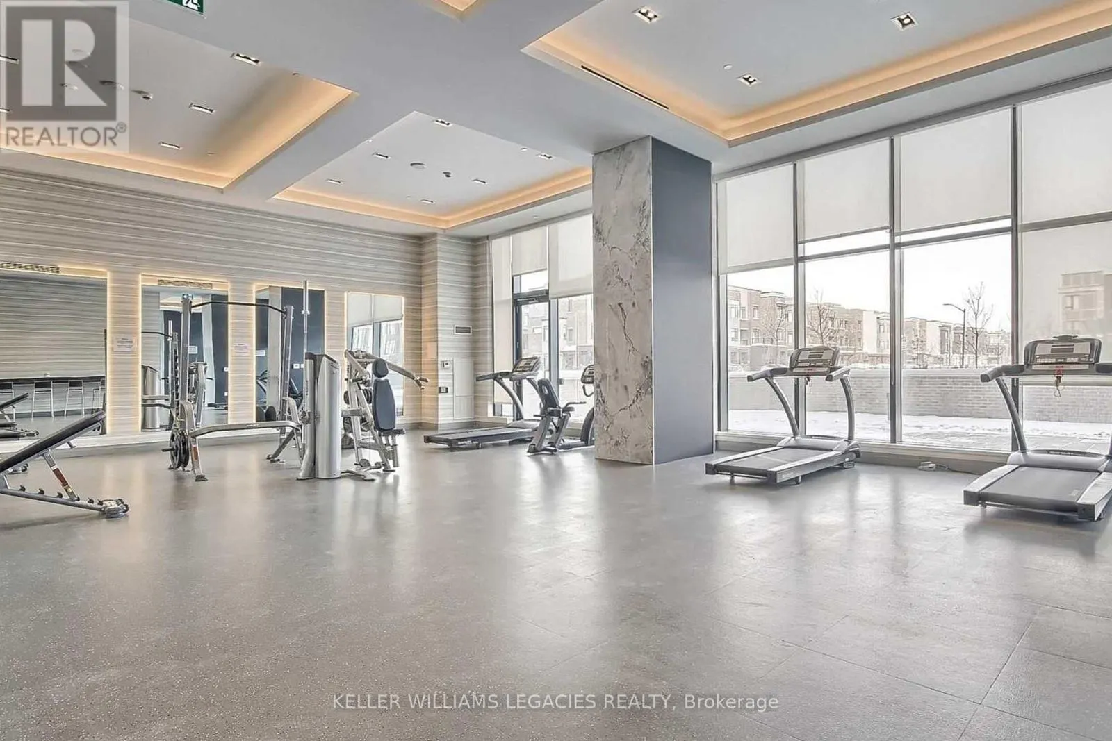 211 - 100 EAGLE ROCK WAY