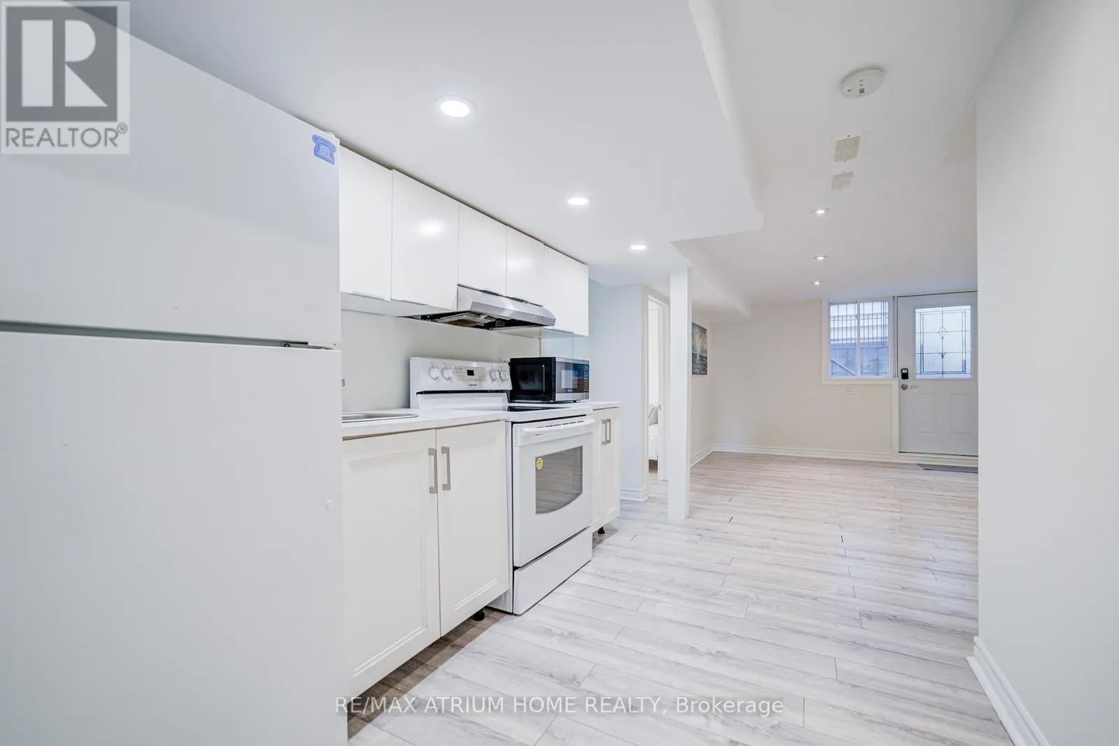29 STARLIGHT CRESCENT E