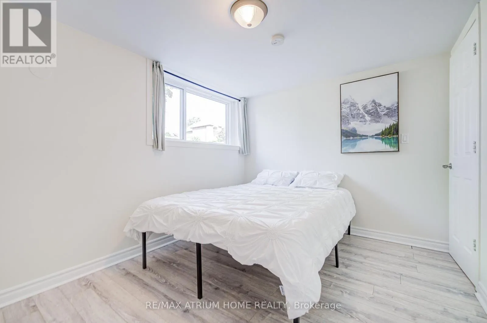 29 STARLIGHT CRESCENT E