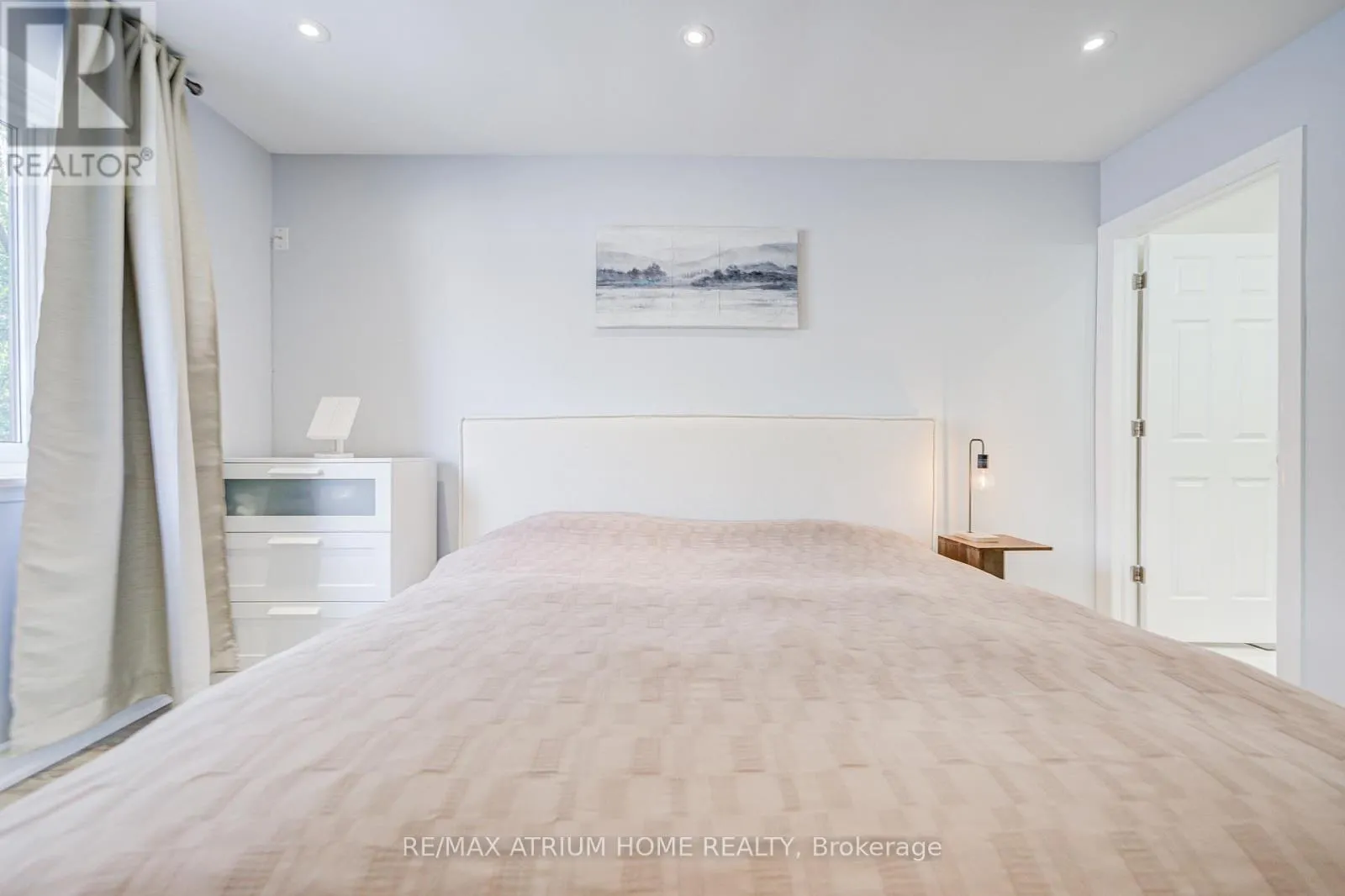 29 STARLIGHT CRESCENT E