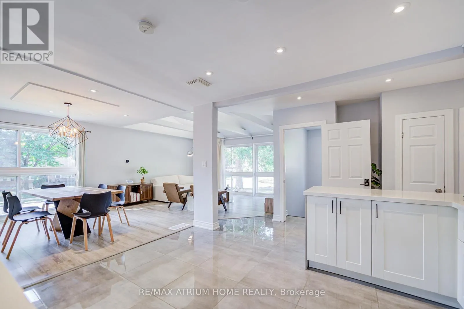 29 STARLIGHT CRESCENT E