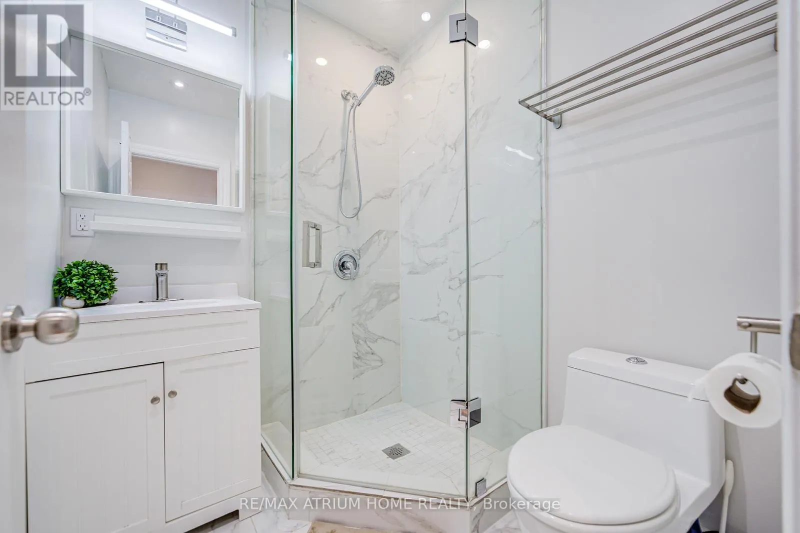 29 STARLIGHT CRESCENT E