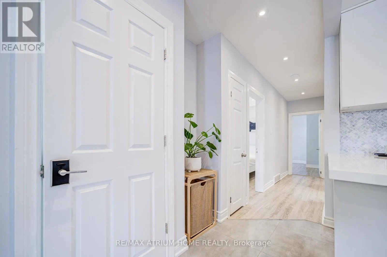 29 STARLIGHT CRESCENT E