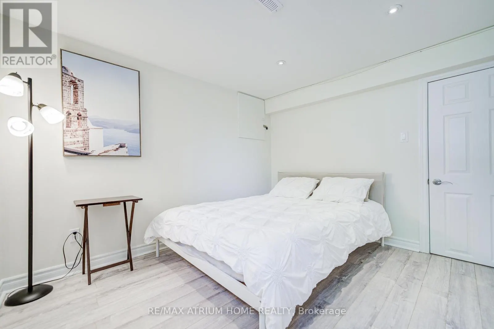 29 STARLIGHT CRESCENT E