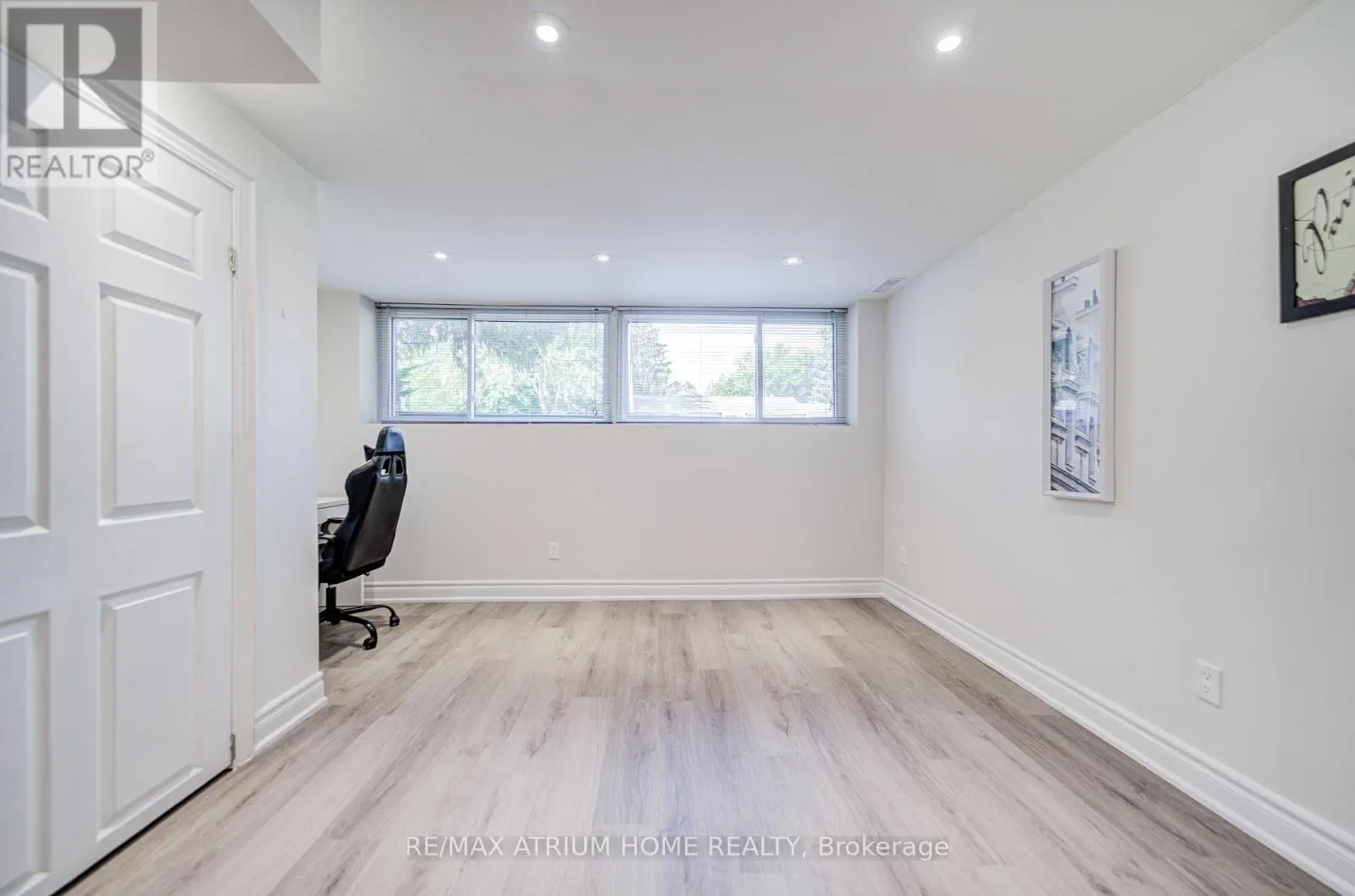 29 STARLIGHT CRESCENT E