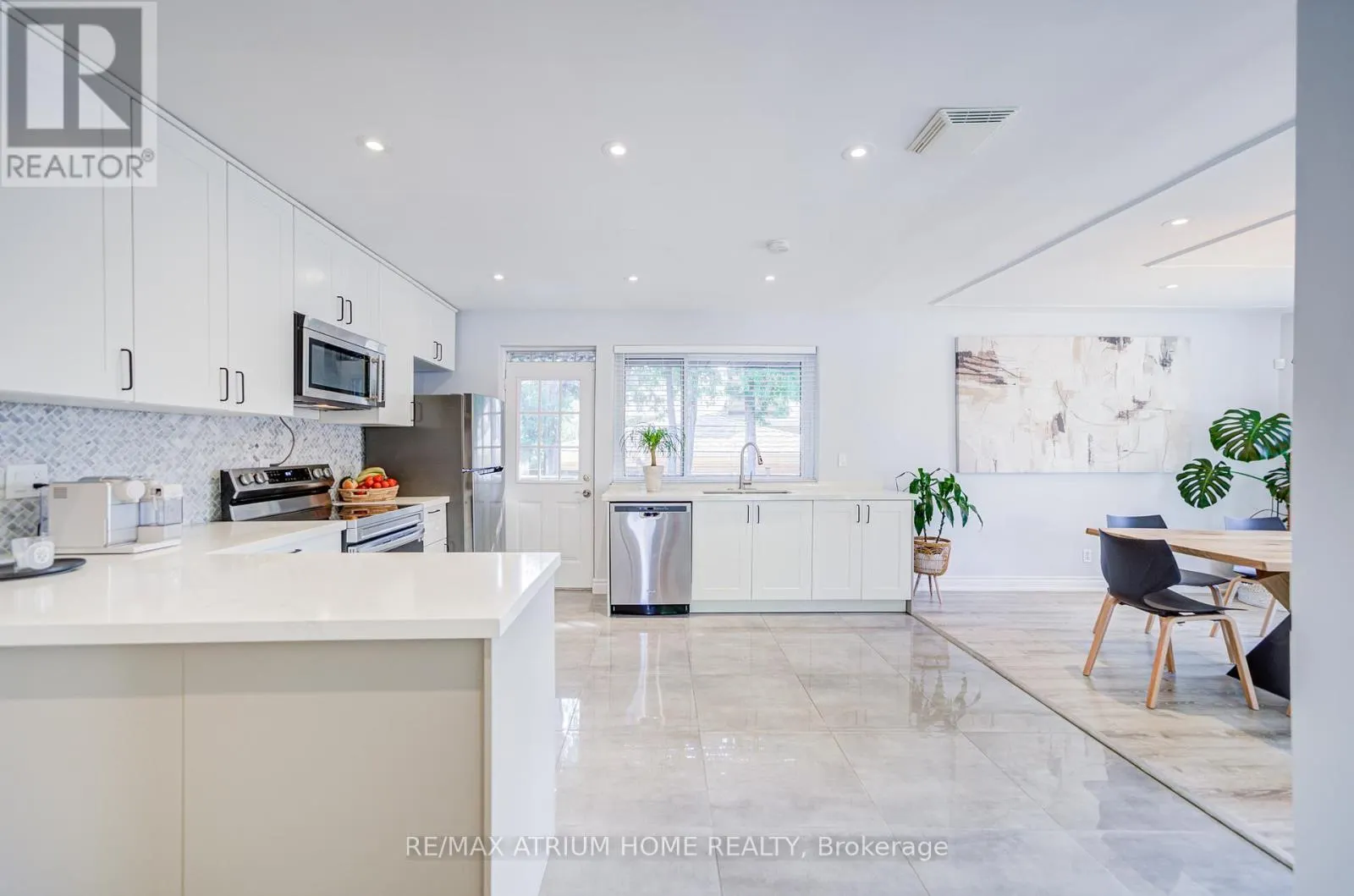 29 STARLIGHT CRESCENT E