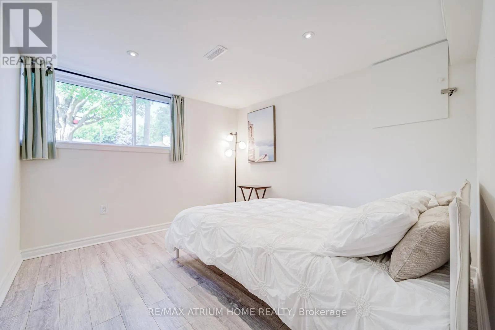 29 STARLIGHT CRESCENT E
