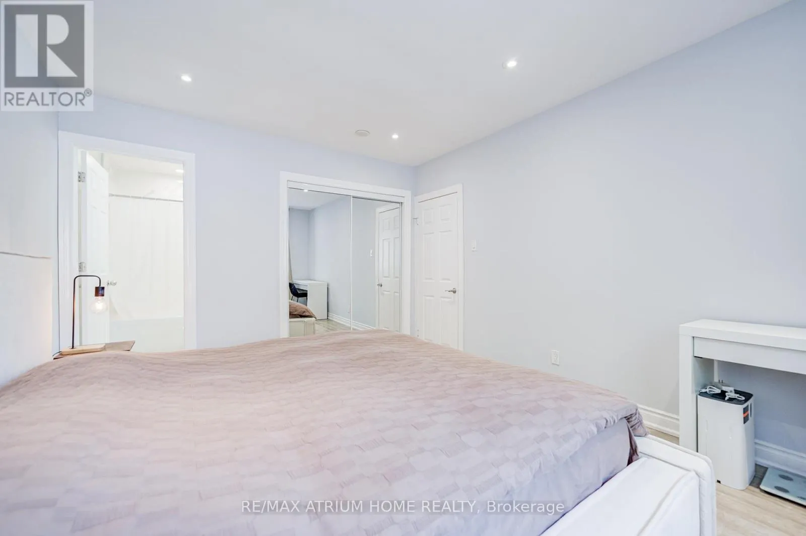 29 STARLIGHT CRESCENT E