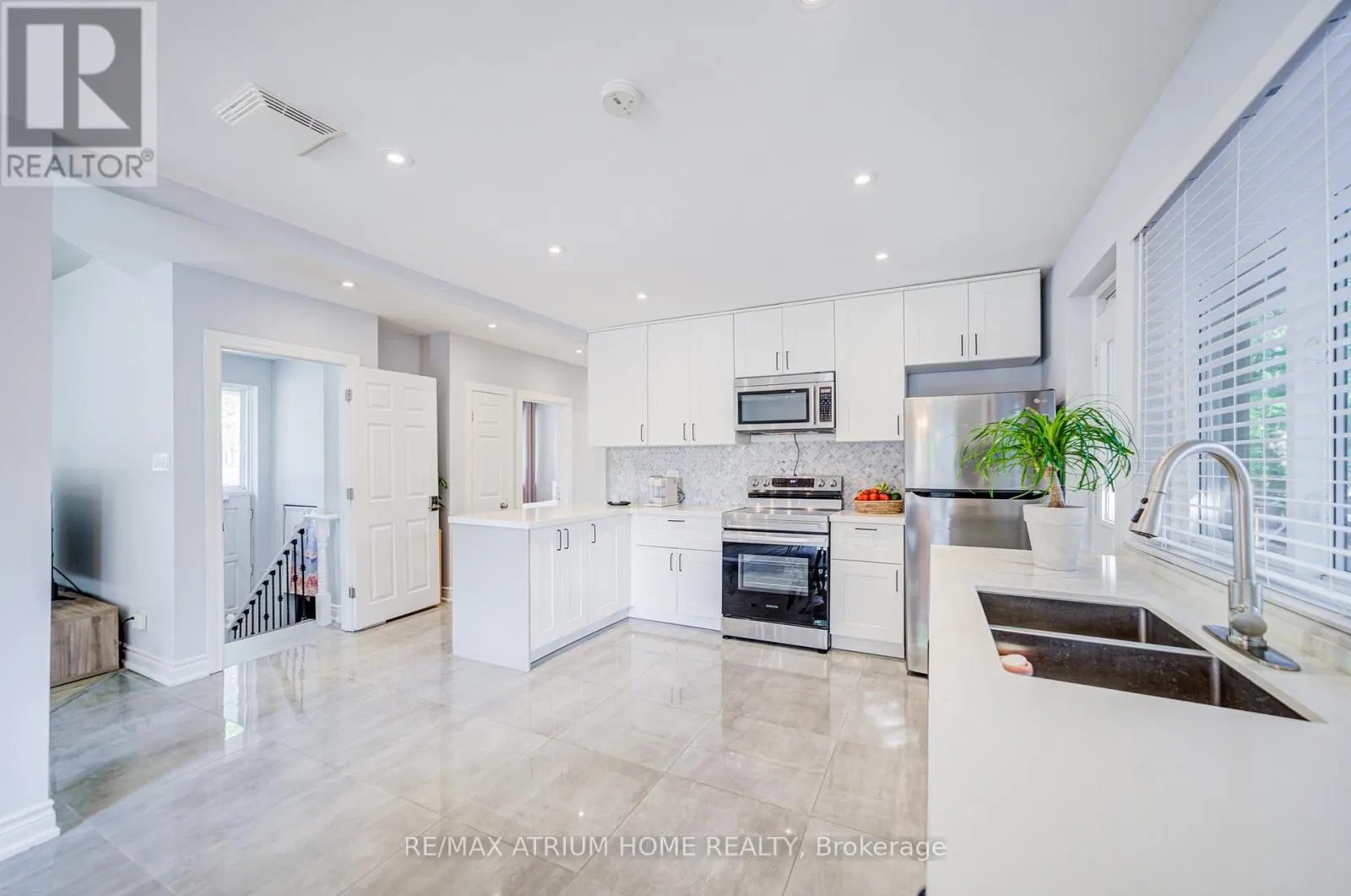 29 STARLIGHT CRESCENT E