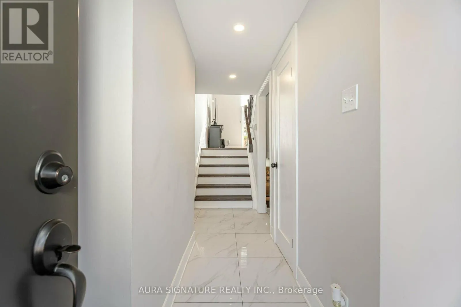 26 - 88 RAINBOW DRIVE