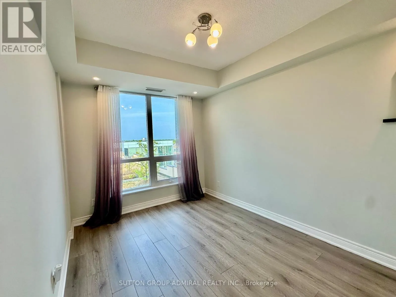625 - 8323 KENNEDY ROAD
