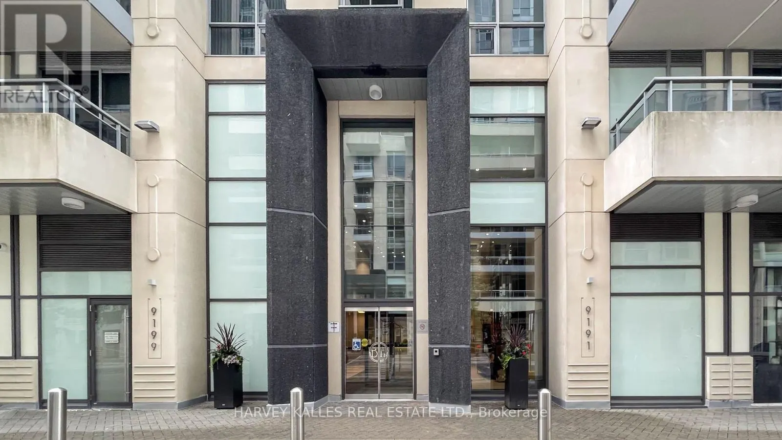 SE204 - 9199 YONGE STREET