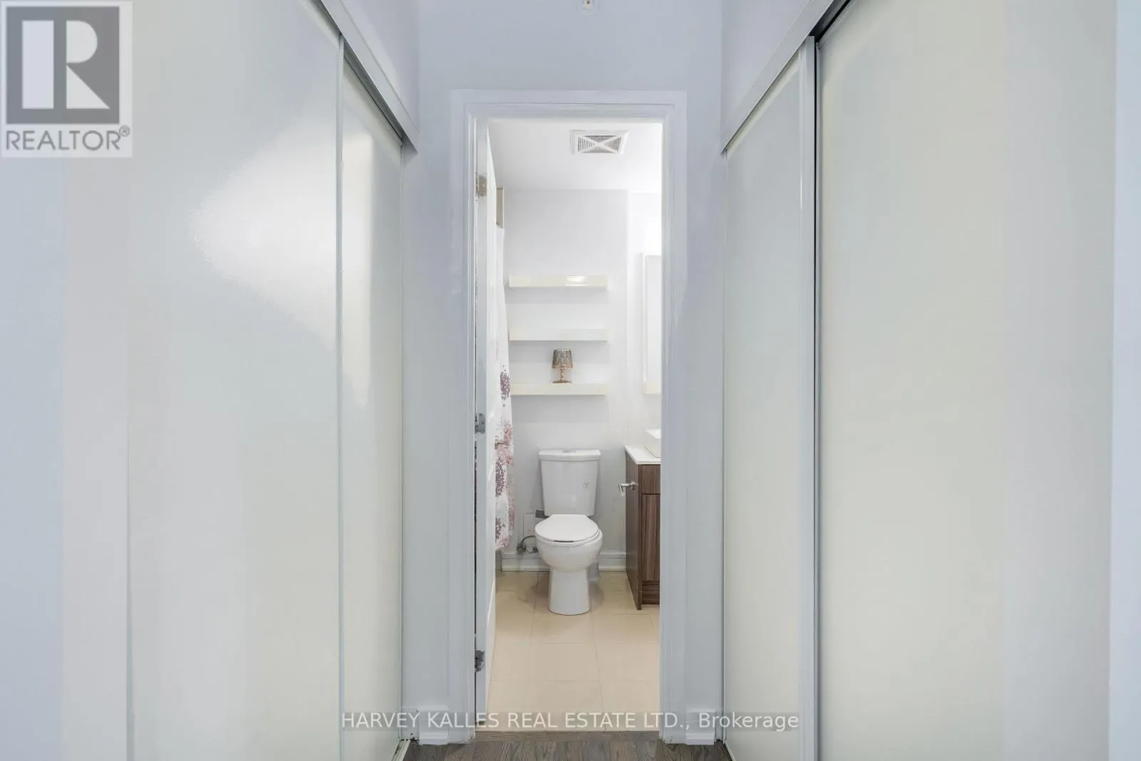SE204 - 9199 YONGE STREET