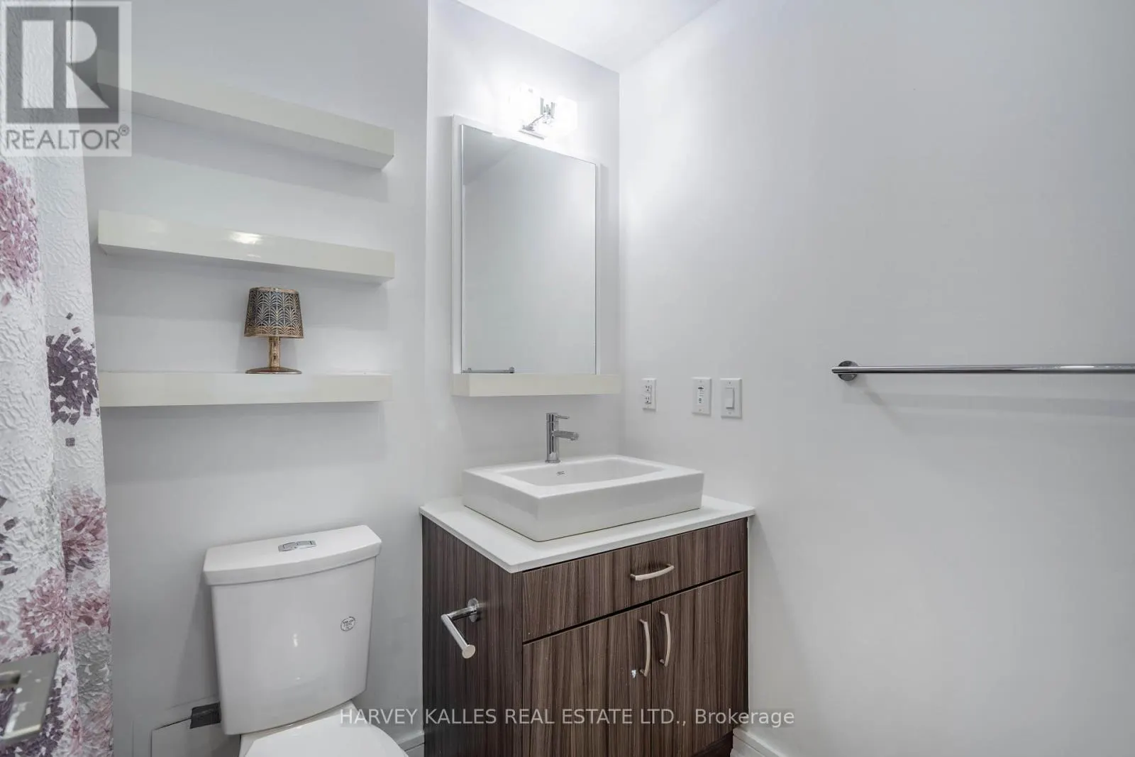 SE204 - 9199 YONGE STREET